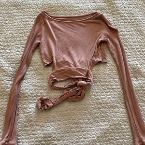 Alo yoga cropped long sleeve with tie around back size small